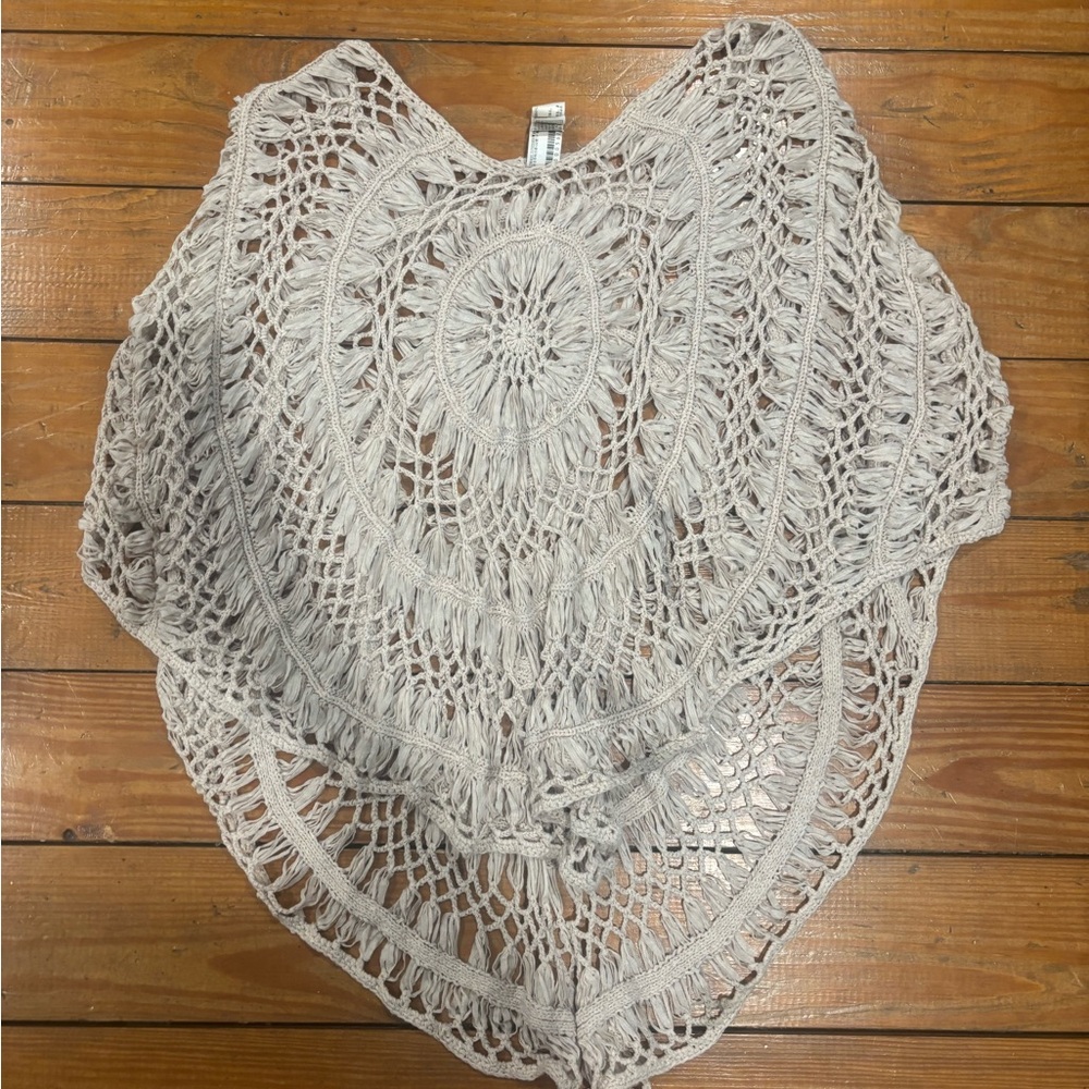 (649) +LACE PONCHO